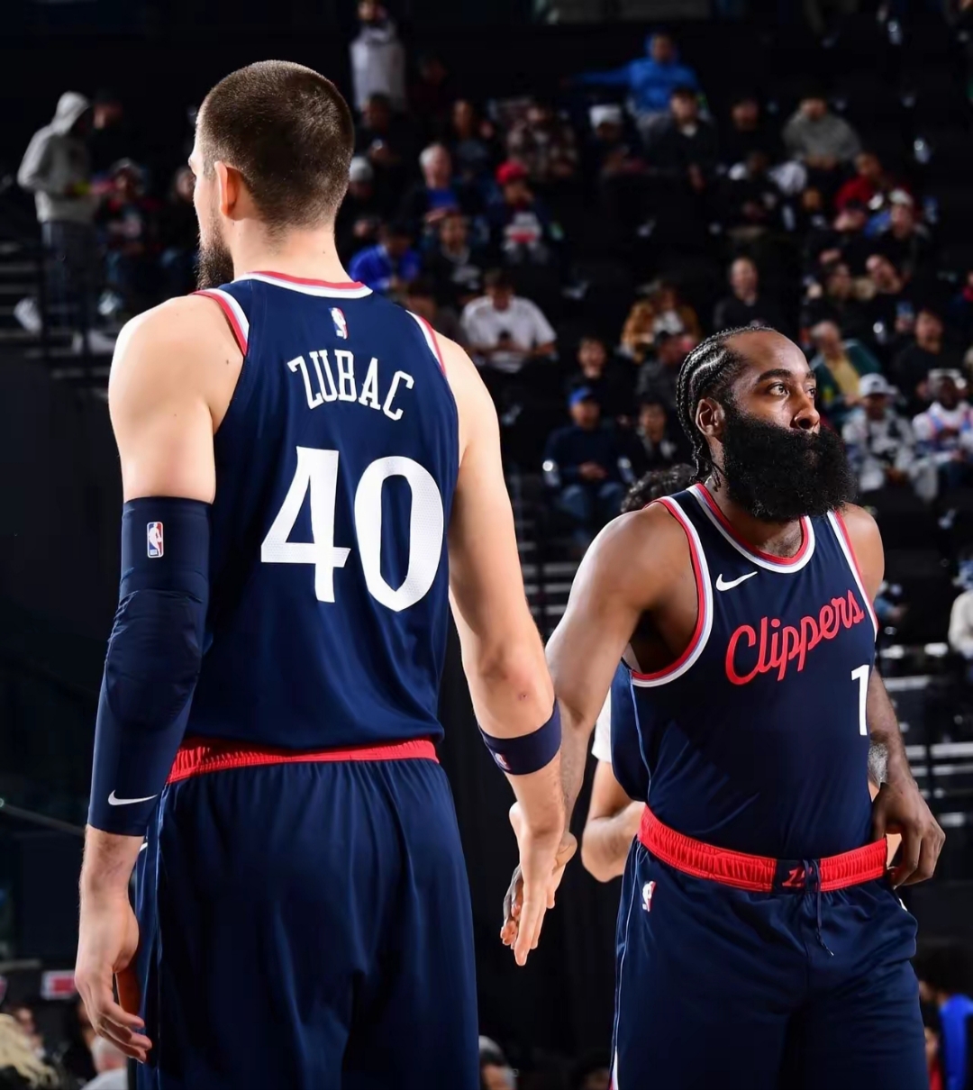 金年会官方登录-包含NBA常规赛赛后再迎强敌，瓦伦西亚复出首秀，主帅态度——压力陡增，阵容厚度经受考验的词条
